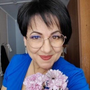 Елена Назарова